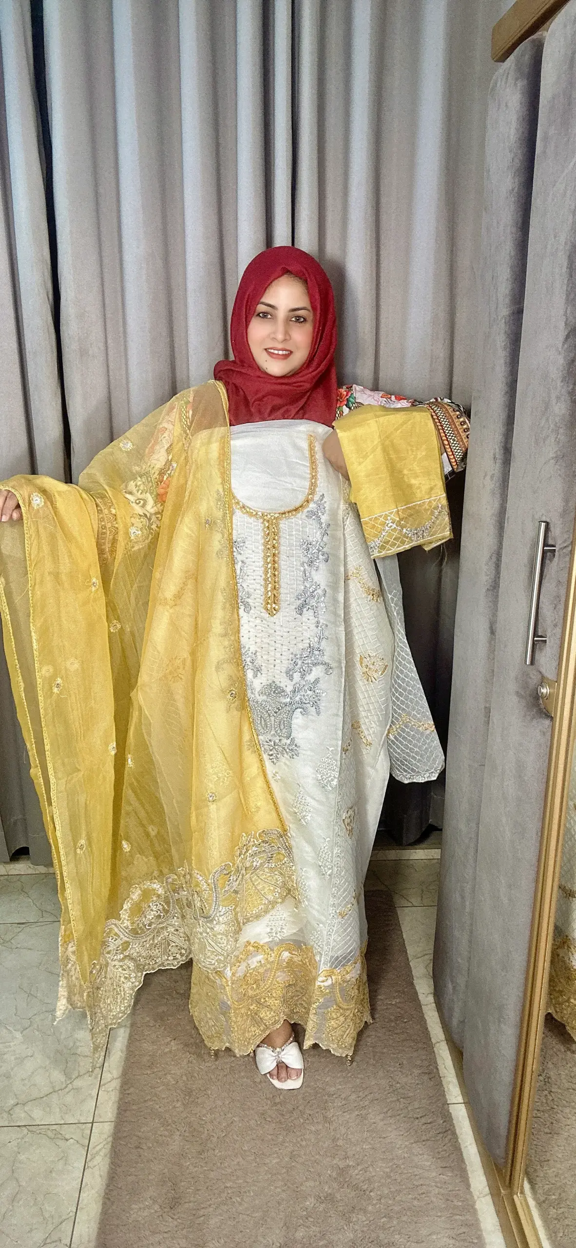 Pakistani Zamzam Lawn Three Piece - Image 9