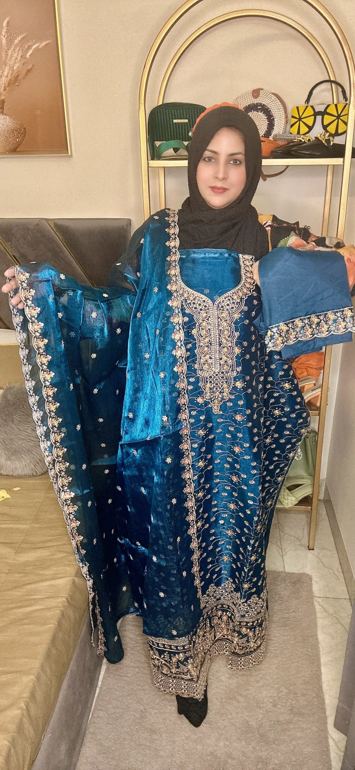 Pakistani Zamzam Lawn Three Piece - Image 4